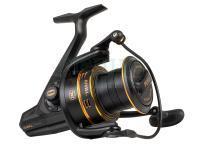 Reel Penn Rival Longcast Gold 7000